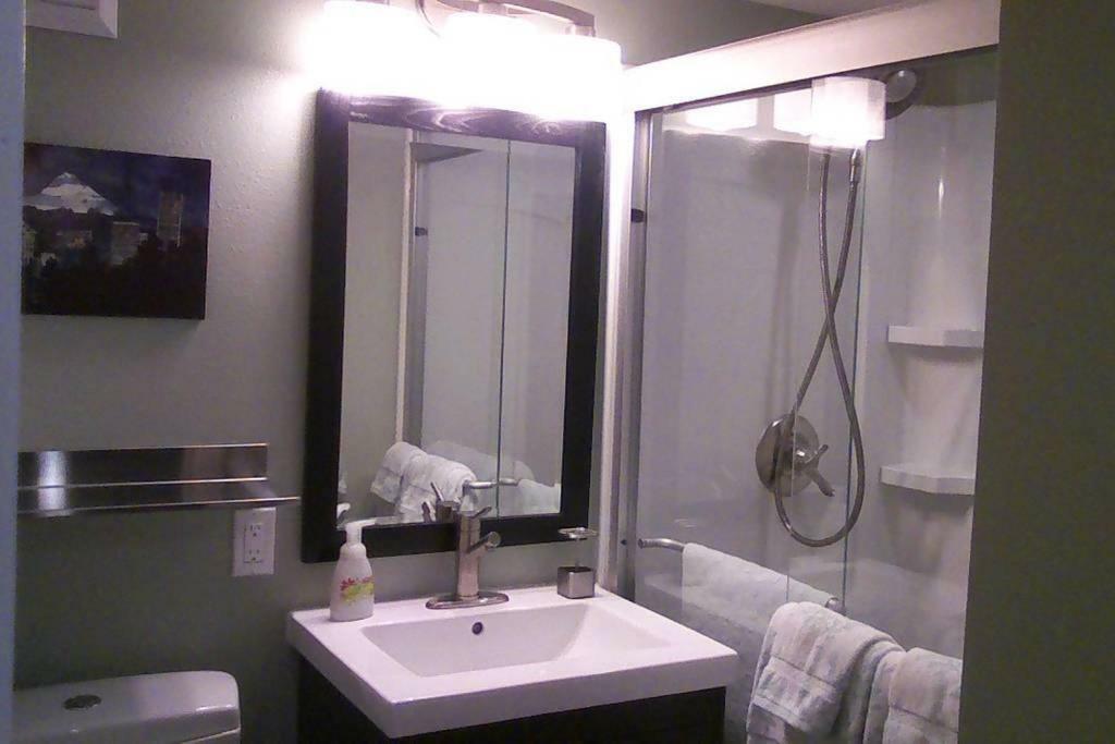 Boutique Style Apartment In The Heart Of Se ポートランド エクステリア 写真